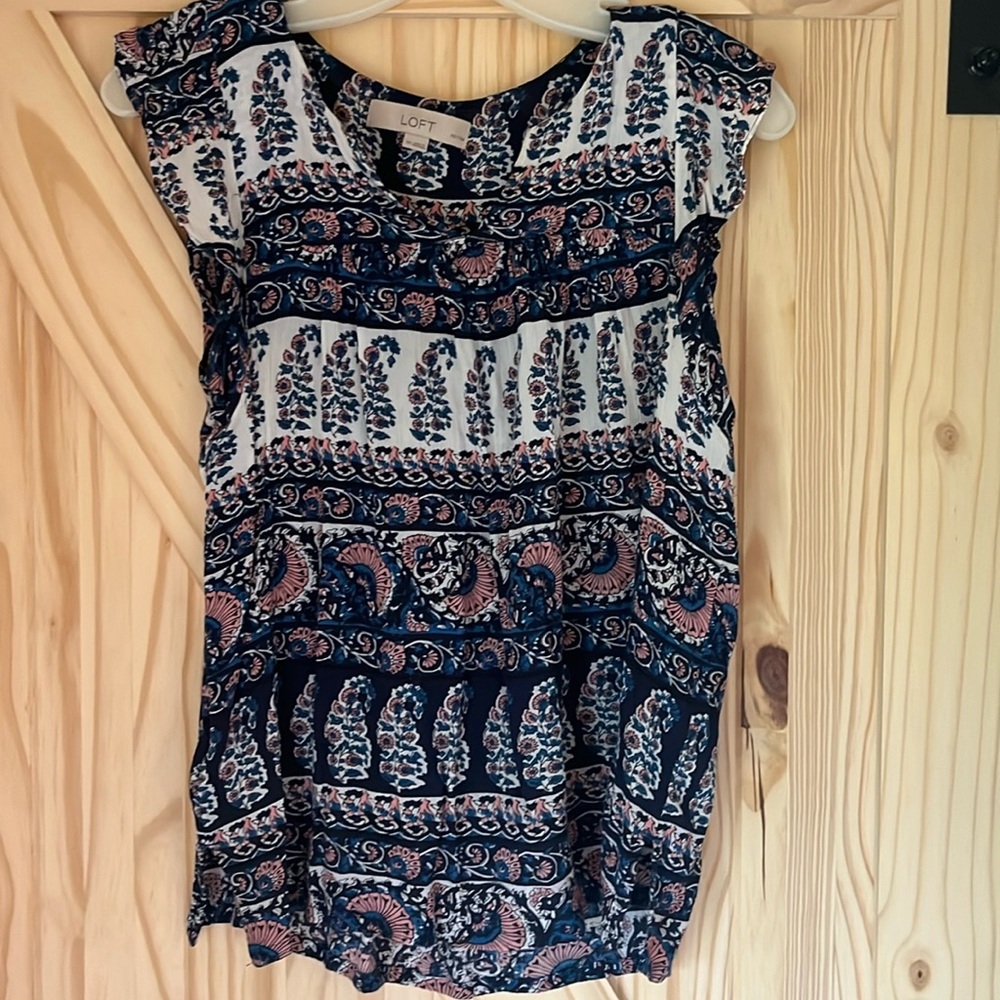 Pretty Loft top size Small Petite. Gauzy flowy material perfect for summer.